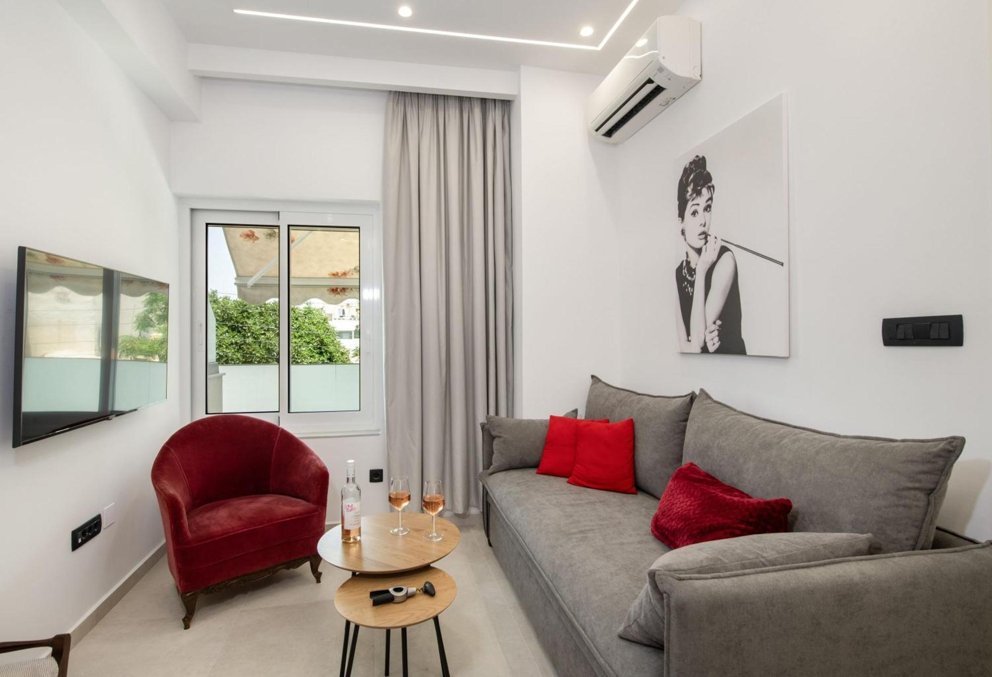 Cherry Central Luxury Suites خانيا المظهر الخارجي الصورة