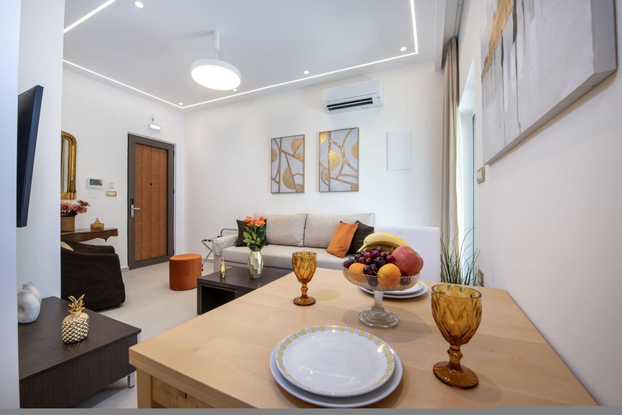 Cherry Central Luxury Suites خانيا المظهر الخارجي الصورة