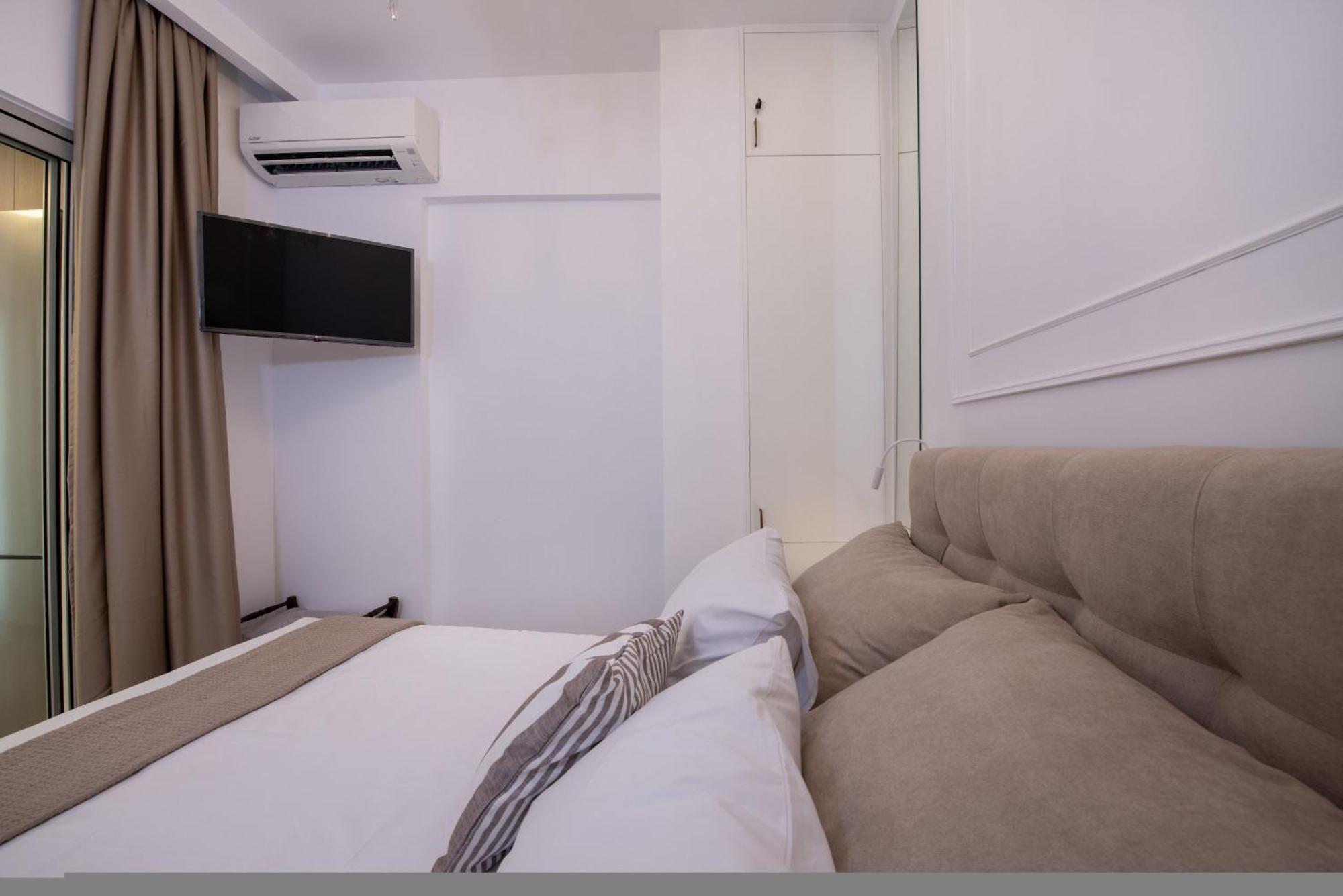 Cherry Central Luxury Suites خانيا المظهر الخارجي الصورة