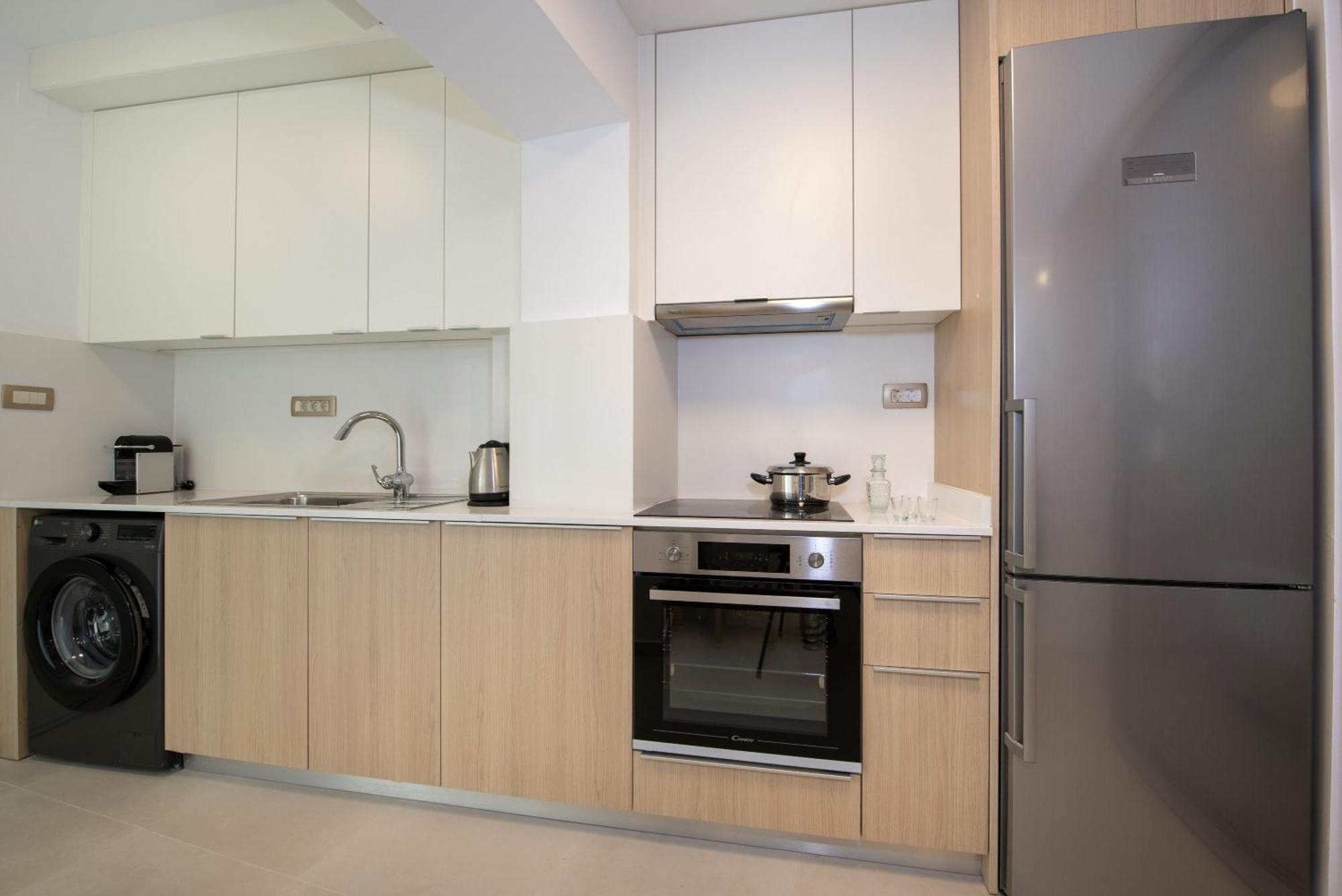 Cherry Central Luxury Suites خانيا المظهر الخارجي الصورة