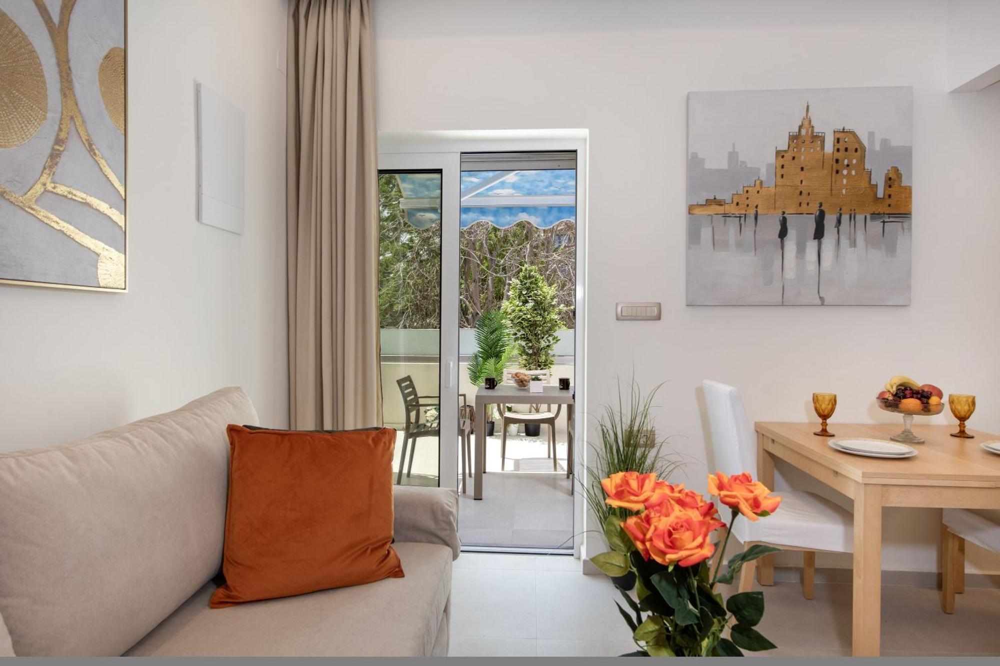 Cherry Central Luxury Suites خانيا المظهر الخارجي الصورة