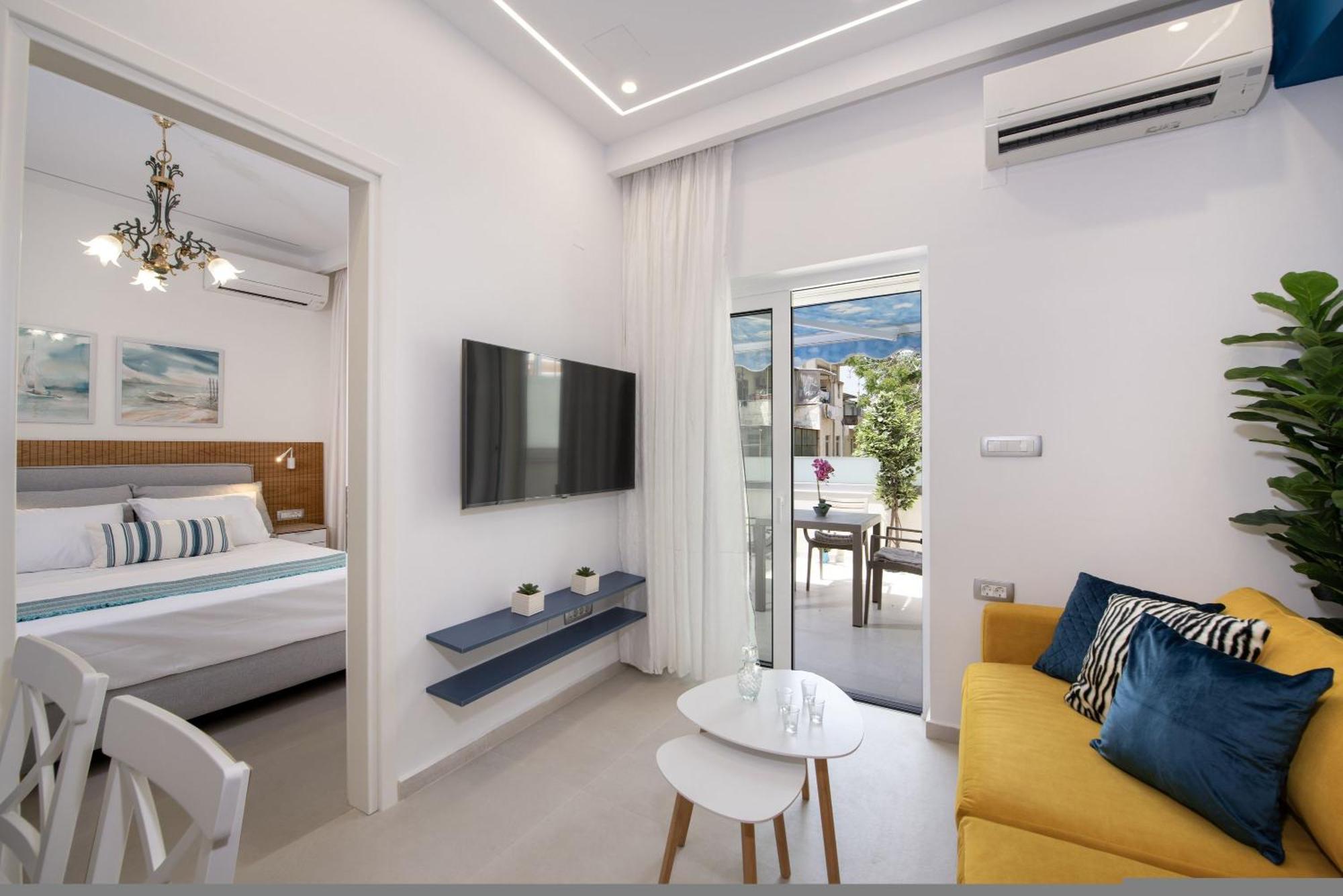Cherry Central Luxury Suites خانيا المظهر الخارجي الصورة