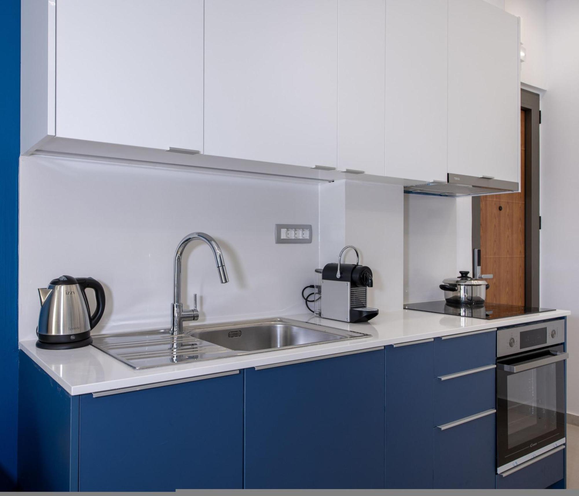 Cherry Central Luxury Suites خانيا المظهر الخارجي الصورة