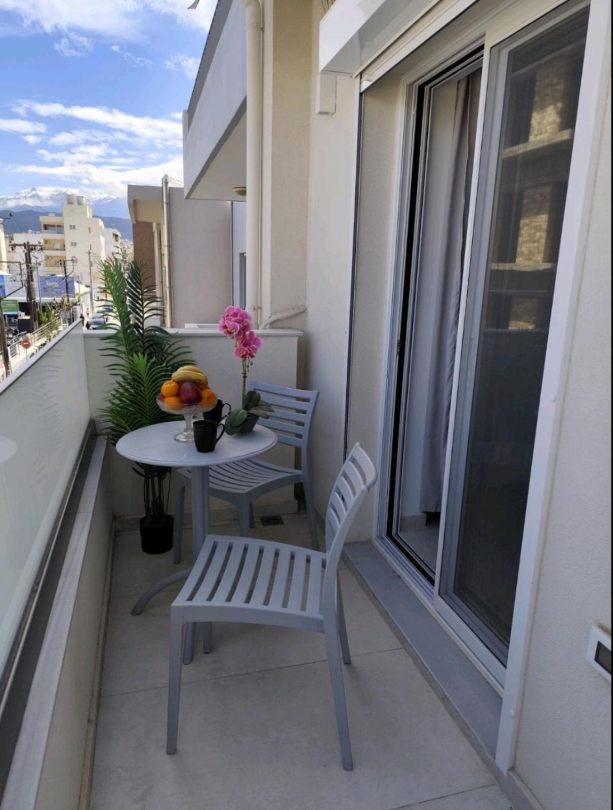 Cherry Central Luxury Suites خانيا المظهر الخارجي الصورة